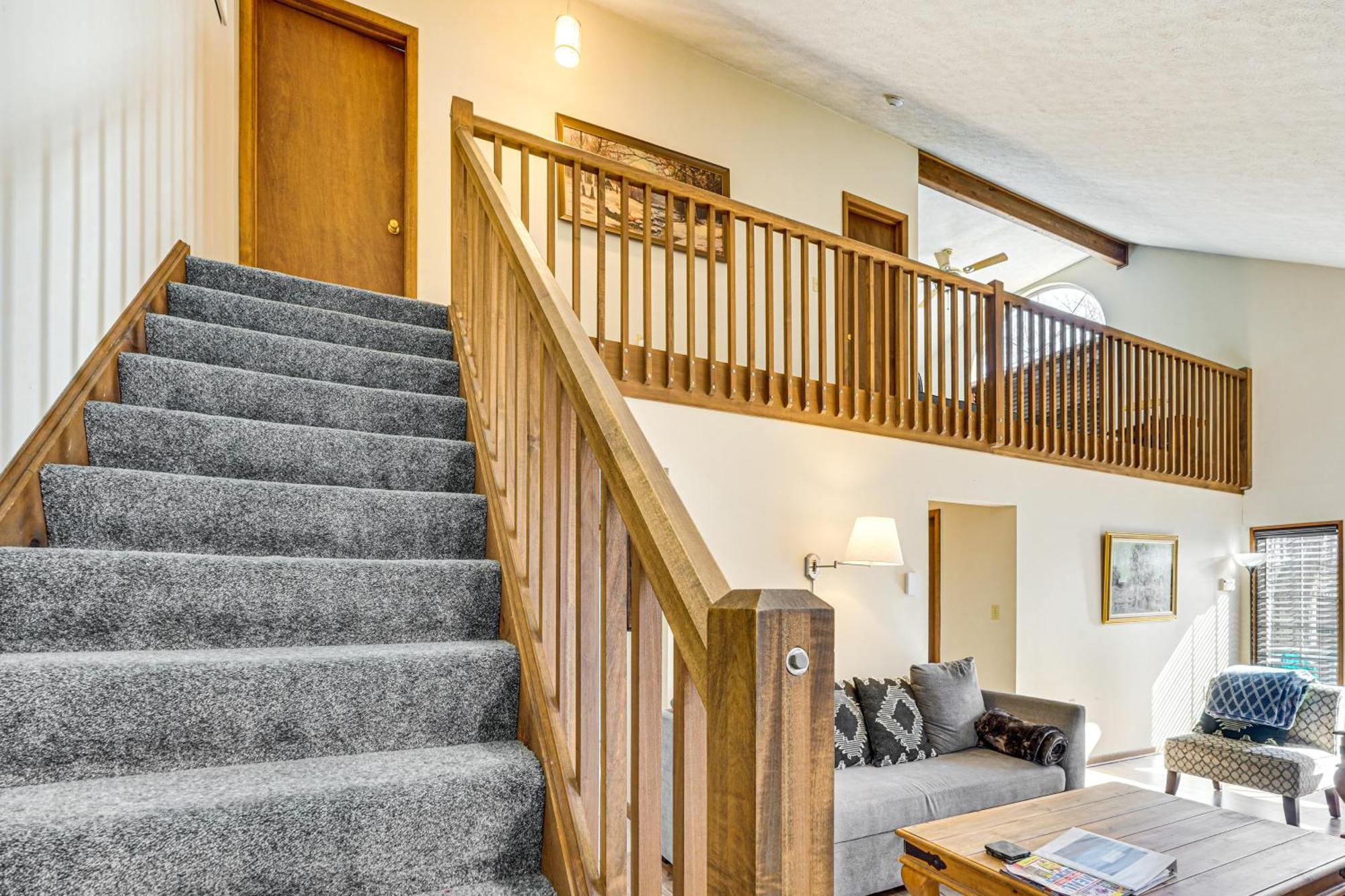 Holiday home Pocono With Pool Access And Private Deck *