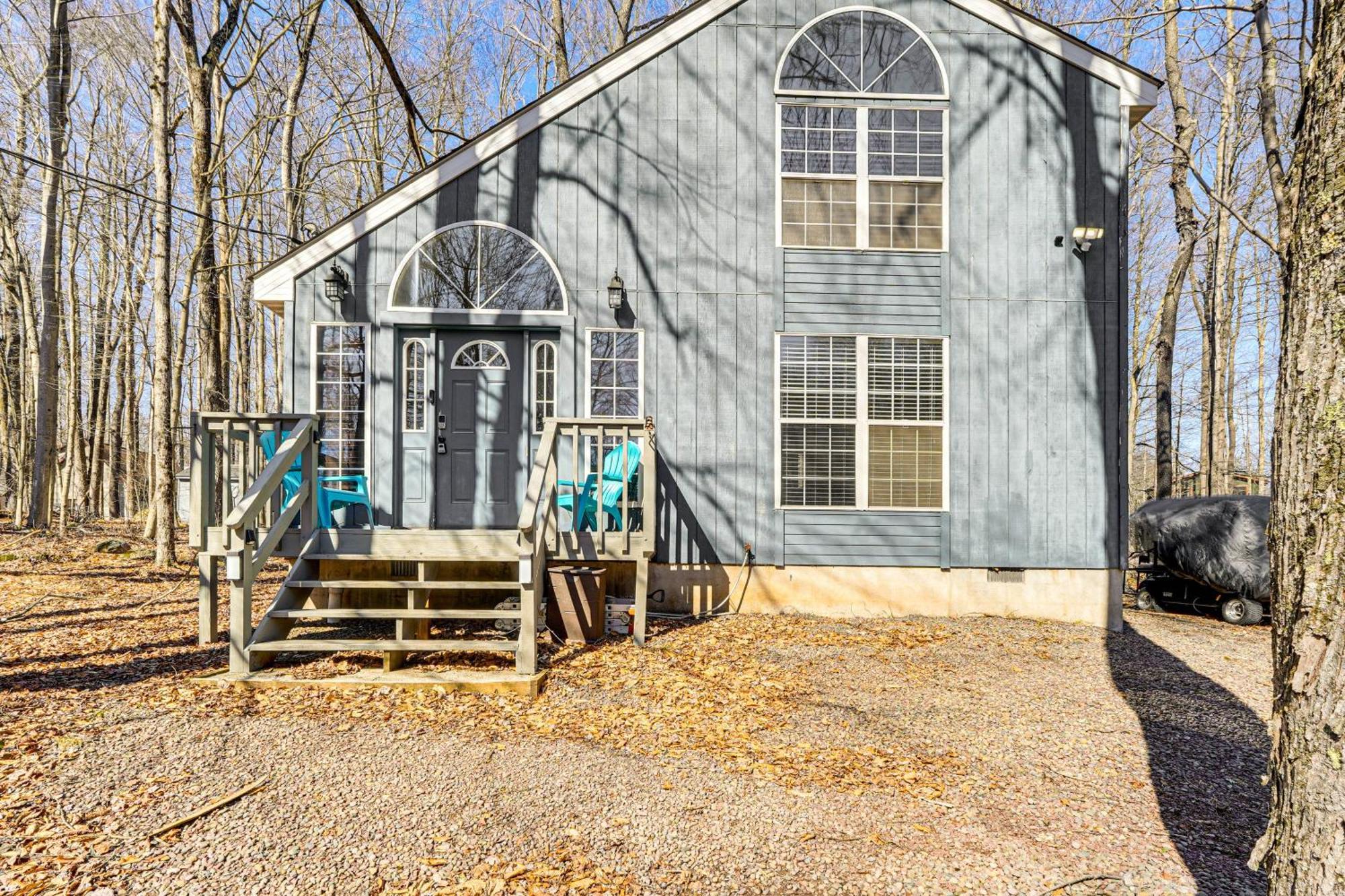 Pocono With Pool Access And Private Deck
