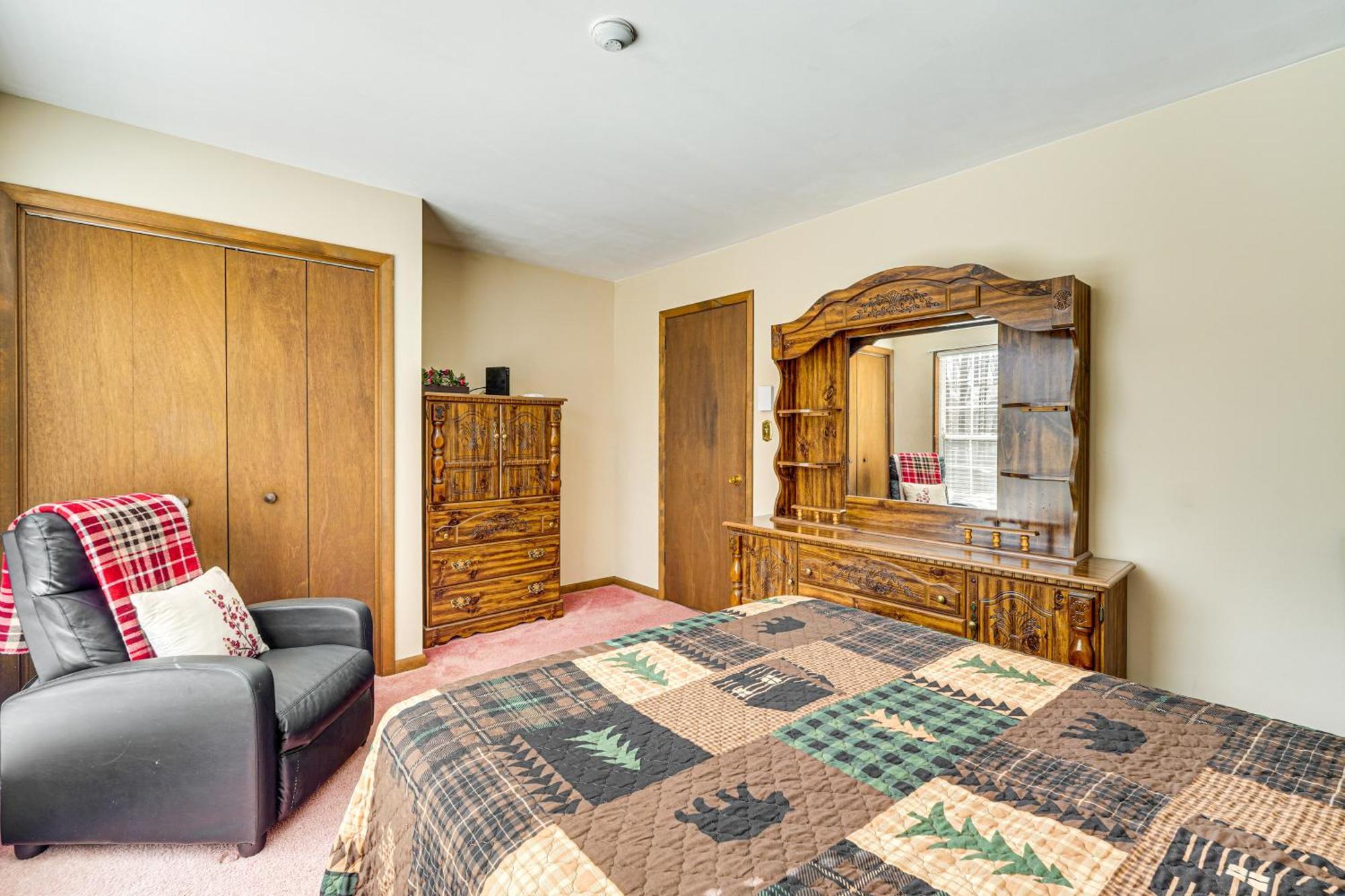 Holiday home Pocono With Pool Access And Private Deck Pocono Lake
